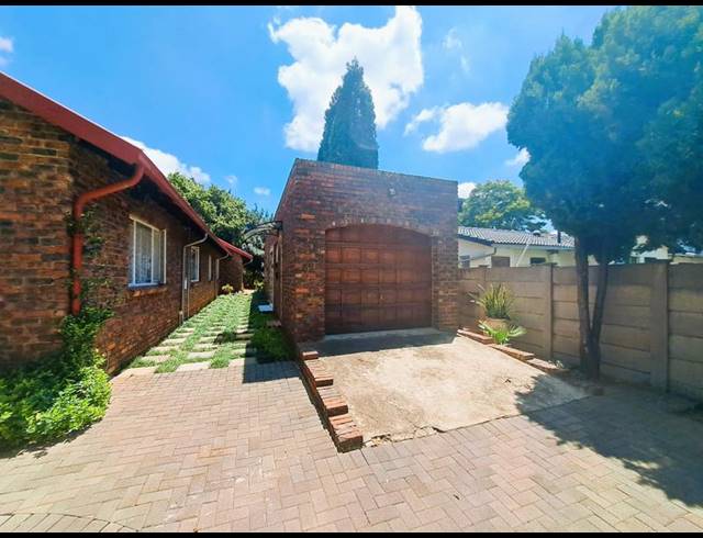 3 BEDROOM HOUSE FOR SALE IN HEUWELOORD